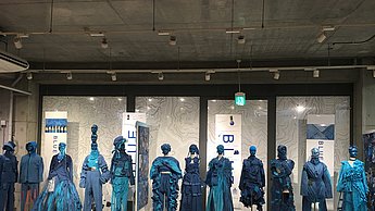 Ausgestellte Kleidung