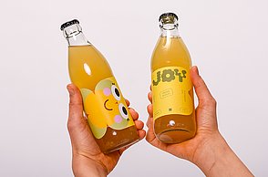 Abschlussarbeit Sophia Holstein: Designing Joy - ein visuelles Spiel mit der Freude – Flaschen-Etiketten