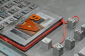 Bleisatz Stanzen mit Buchstaben