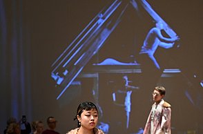 Models präsentieren Kostüme