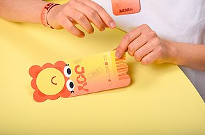 Abschlussarbeit Sophia Holstein: Designing Joy - ein visuelles Spiel mit der Freude – Ansicht Ticket