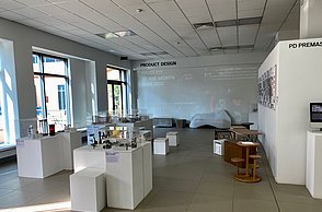 Ausstellung in einem Gebäude