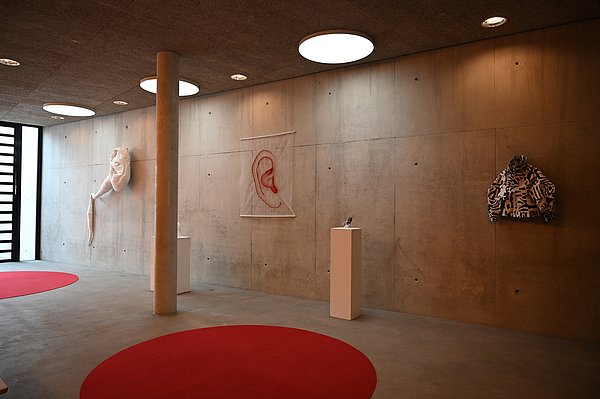 Ausstellung mit Skulptur-Arbeiten von Studierenden