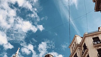 Foto eines Gebäudes von außen