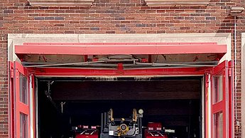 Geparktes Feuerwehrauto 