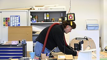 Mann beim fotografieren