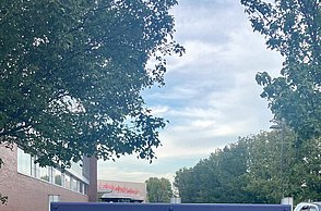 Schild auf dem Grass