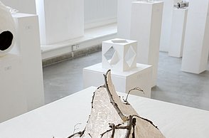 Zusammensetzung von Drähten und Papier zu einer kleinen Figur