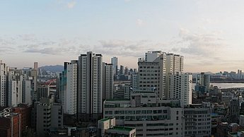 Panorama Aussicht auf die großen Gebäude Seouls