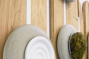 Dargestellt wird die modulare Produktfamilie aus einzelnen Objekten mit austauschbaren Interaktionsflächen, die unterschiedliche sensorische Reize in variabler Intensität bieten. 