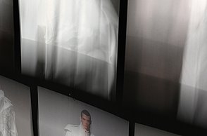 Foto einer Collage von weißen Kostümen