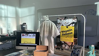 Abschlussarbeit Anastasia Poluljaschny: Vergessene Geschichte sichtbar machen – Spätaussiedler:innen durch Design erzählen – Ansicht Ausstellung