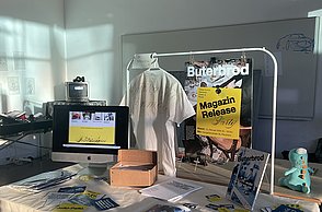 Abschlussarbeit Anastasia Poluljaschny: Vergessene Geschichte sichtbar machen – Spätaussiedler:innen durch Design erzählen – Ansicht Ausstellung