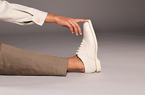 Foto der Abschlussarbeit von Philipp Remus: Auf Wolle gehen. Schuh gefertigt aus Wolle