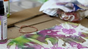 Blumer auf Papier gemalt