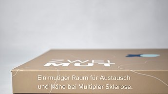 Tatjana Hoffmann–Nervensache. Eine Krankheit namens Multiple Sklerose. Seitenansicht Box.