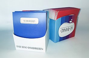 Abschlussarbeit Stefanie Weduta: Eine Auseinandersetzung mit der Dankbarkeit als Mittel zur Zufriedenheit – Boxen offen