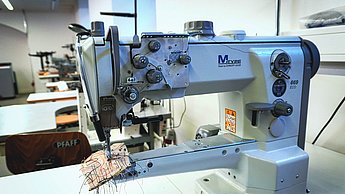 Picture of a sewing machine