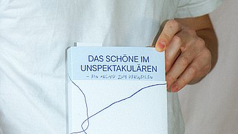 Abschlussarbeit Laetitia Sturm: Das Schöne im Unspektakulären – Eine Ode an den Alltag – Cover