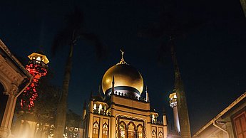 Bild von der Arabstreet bei Nacht