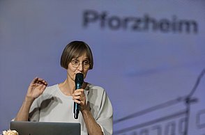 Prof. Cosima Striepe hielt zum Abschluss des Workshops in Changsha einen Vortrag.