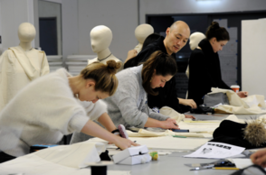 Studenten arbeiten an Projekt