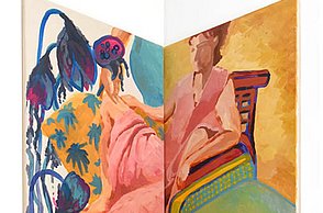 Bild von zwei sitzenden Personen. Es ist in der Mitte gefaltet wodurch beide Seiten ein anderes Bild darstellen.