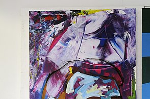 Ein Gemälde einer Person. Es ist in kühlen Farben gehalten