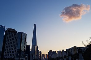 Bild vom größten Gebäude Seouls, dem Lotte World Tower