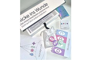 Marias Glomb–Healing the Inner Child. Blicke ins Wunde. Detail Inhalt Box.