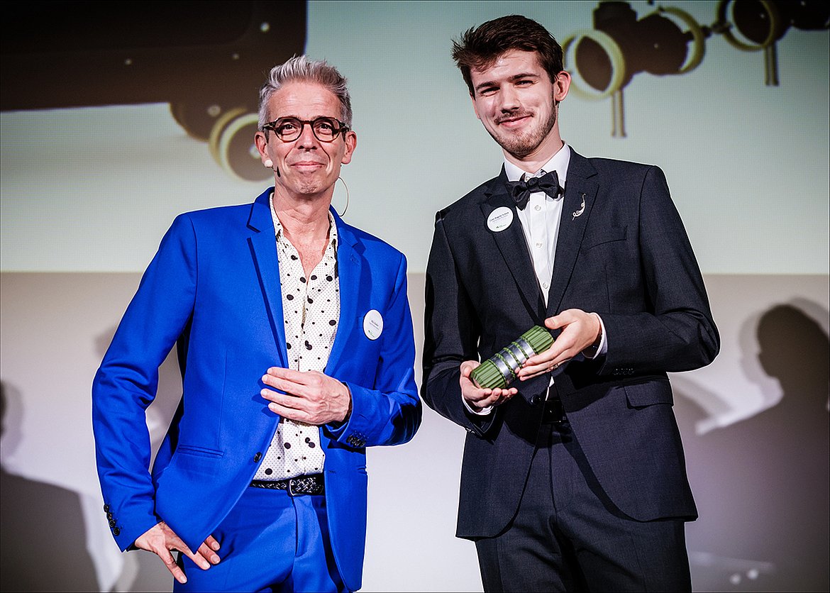 Leo A. Schick mit Nils Bader, Initiator des Green Product Awards, bei der Preisübergabe in Berlin. (Foto: Green Product Awards)