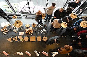 Foto einer Ausstellung von oben