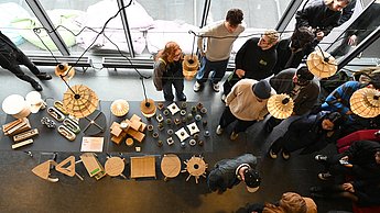 Foto einer Ausstellung von oben